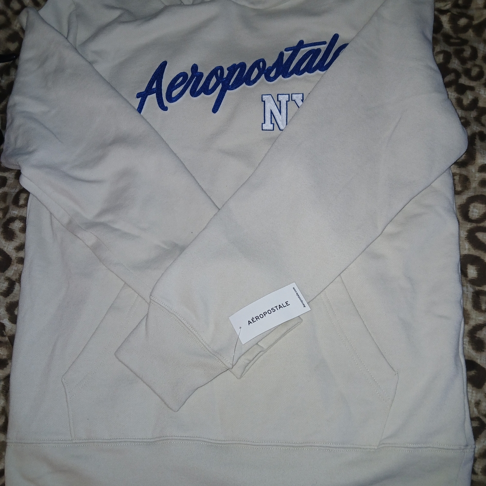 Aeropostale Cream Sweatshirt Casual Comfort